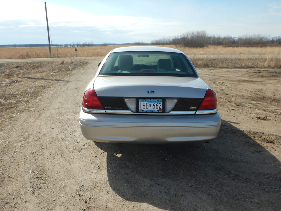 2011 Ford Crown Victoria - Image 7 of 31