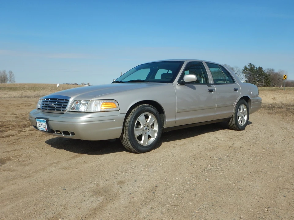 2011 Ford Crown Victoria - Image 5 of 31