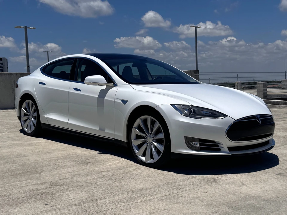2012 Tesla Model S - Image 24 of 31