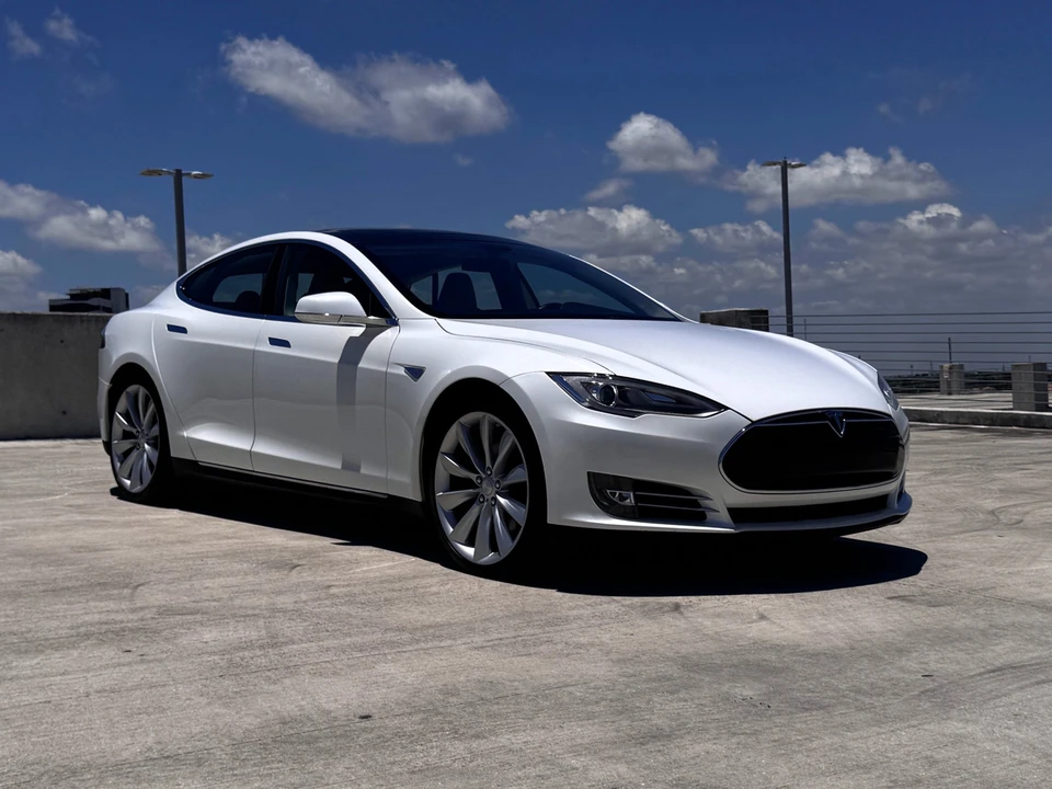 2012 Tesla Model S - Image 21 of 31