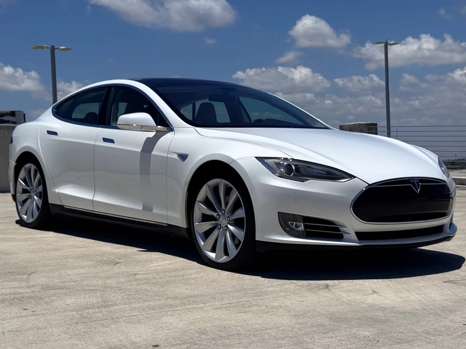 2012 Tesla Model S - Image 23 of 31