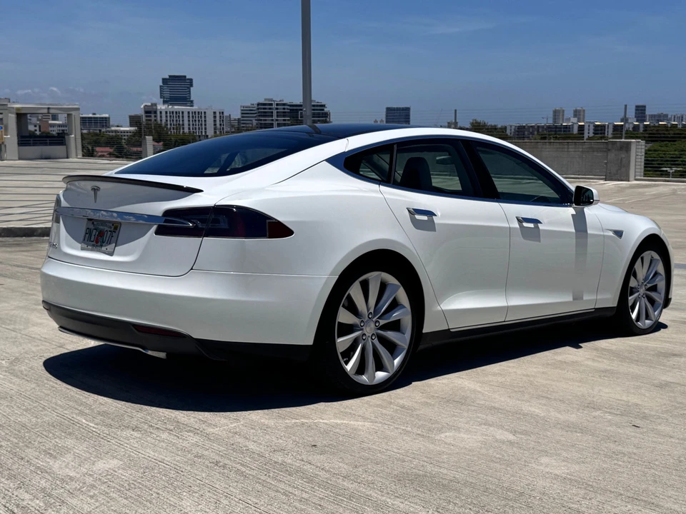 2012 Tesla Model S - Image 26 of 31