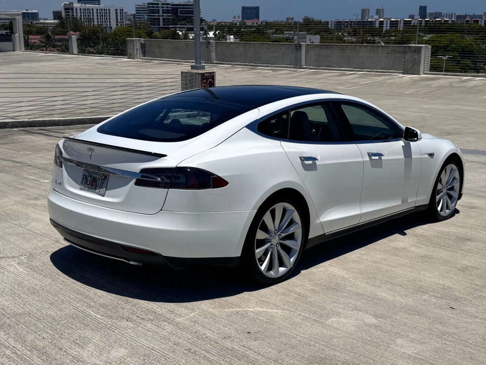 2012 Tesla Model S - Image 27 of 31