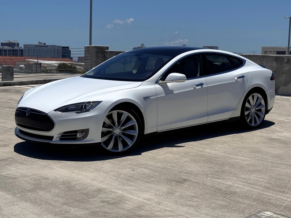 2012 Tesla Model S - Image 10 of 31