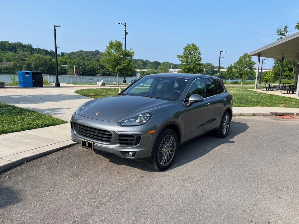 2016 Porsche 958 Cayenne S - Image 2 of 31