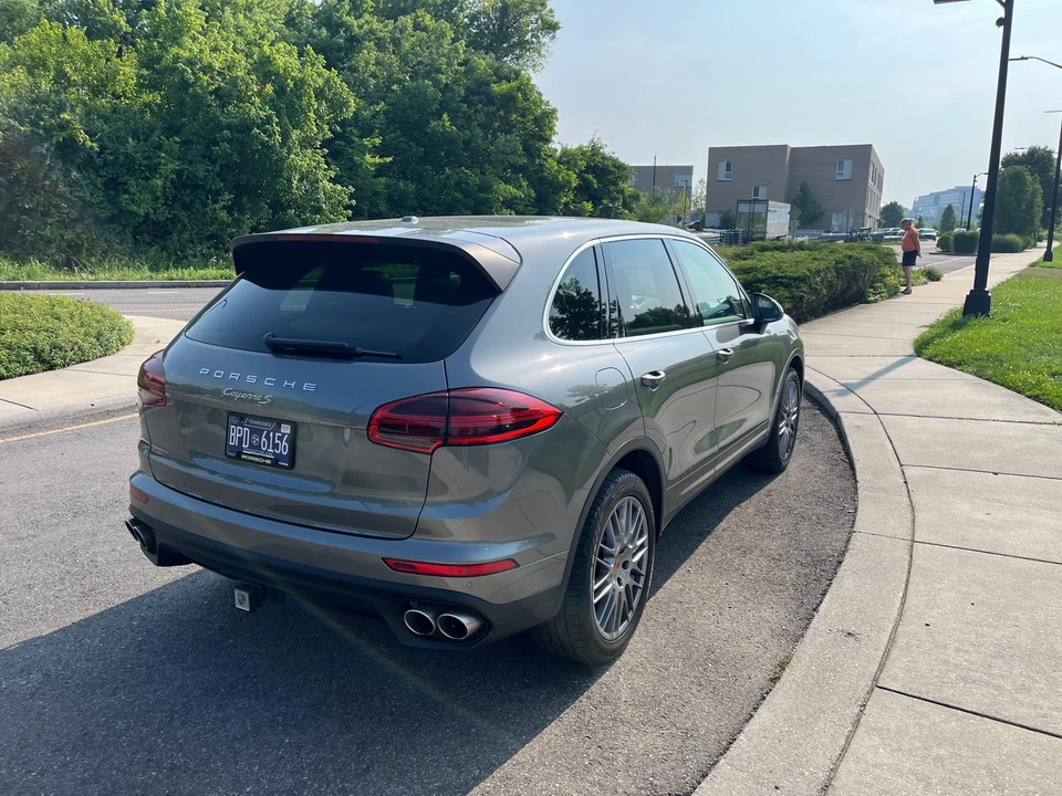 2016 Porsche 958 Cayenne S - Image 7 of 31