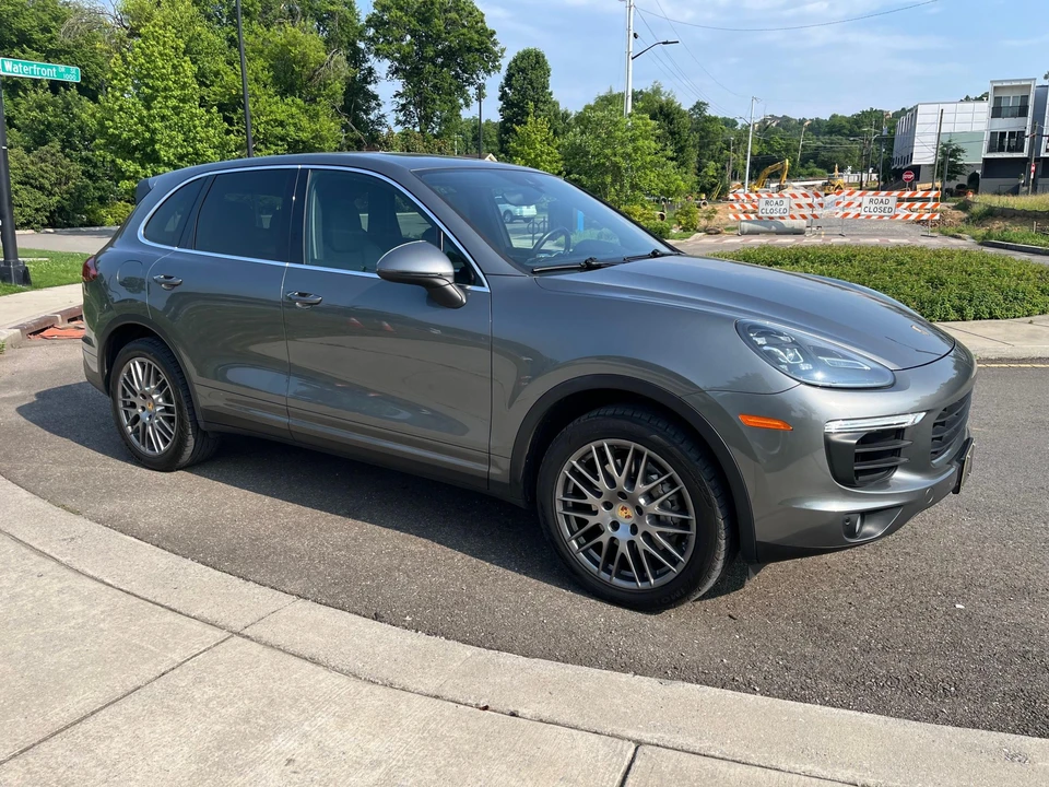 2016 Porsche 958 Cayenne S - Image 4 of 31