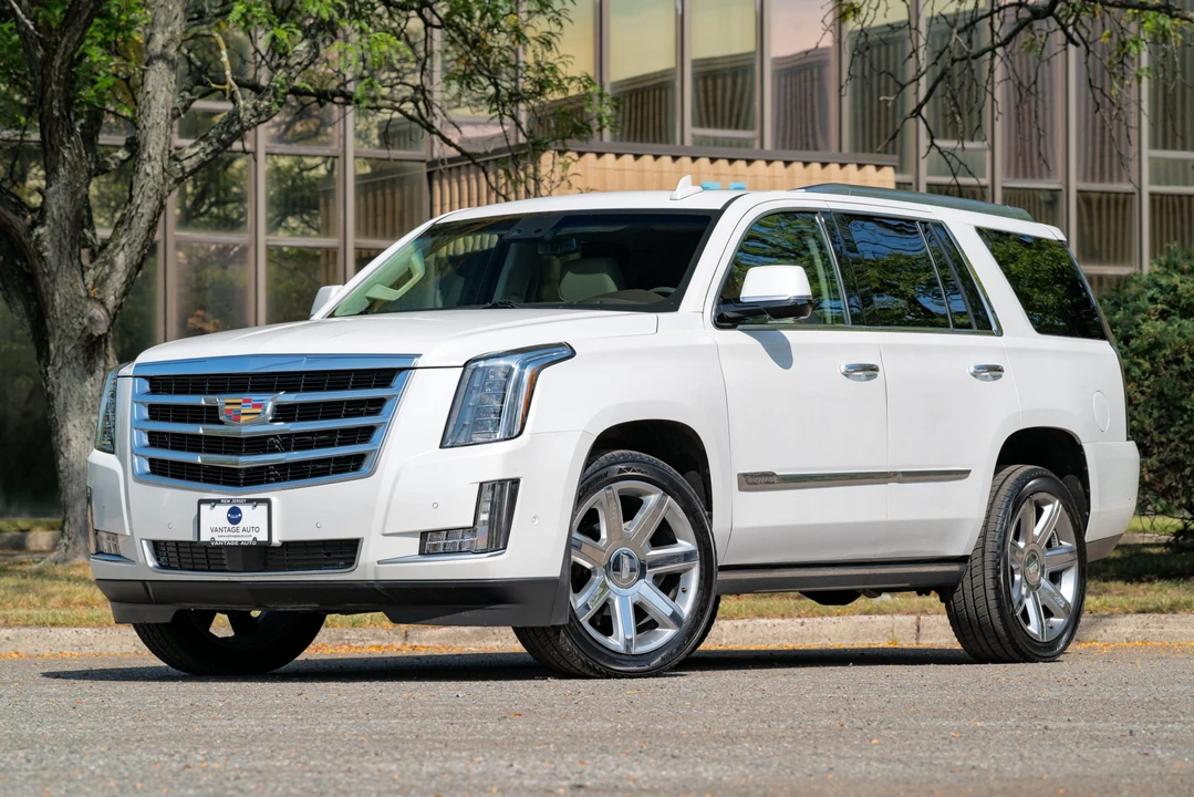 2017 Cadillac Escalade 4th Gen - Image 3 of 31