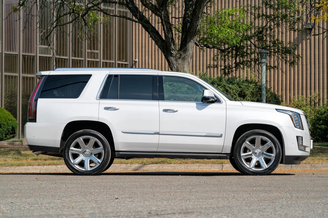 2017 Cadillac Escalade 4th Gen - Image 15 of 31