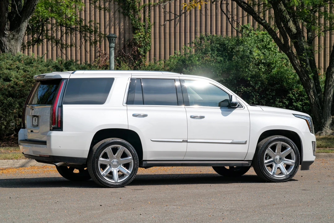 2017 Cadillac Escalade 4th Gen - Image 14 of 31