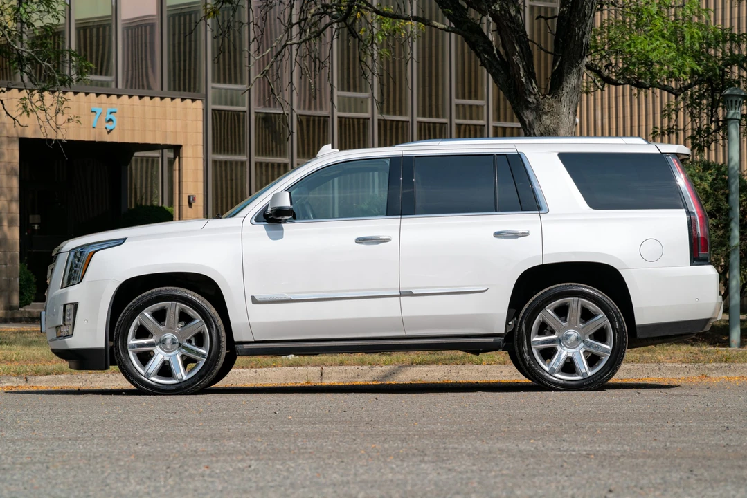 2017 Cadillac Escalade 4th Gen - Image 6 of 31