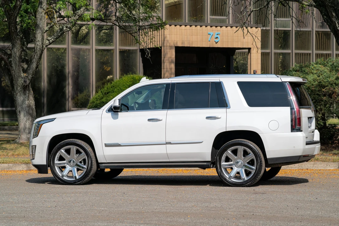2017 Cadillac Escalade 4th Gen - Image 8 of 31