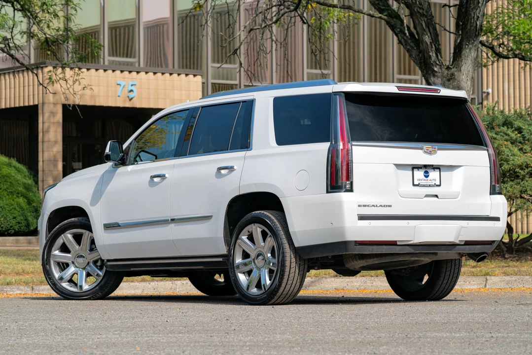 2017 Cadillac Escalade 4th Gen - Image 9 of 31