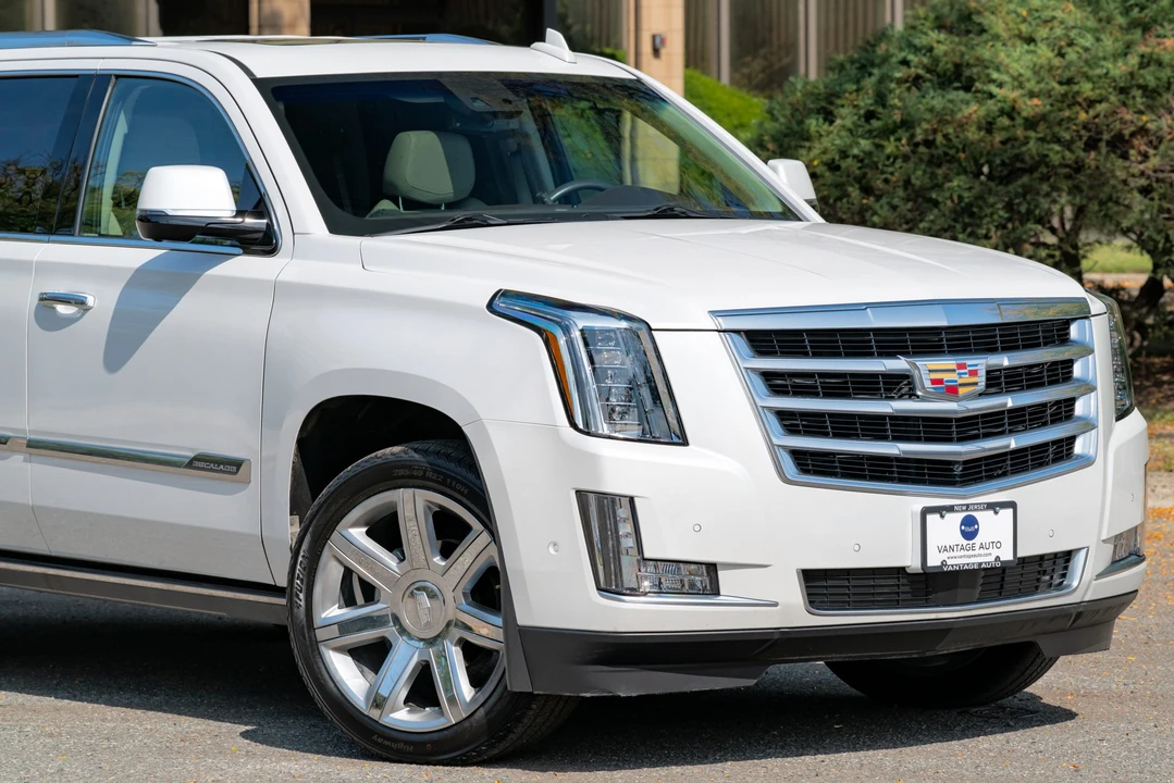 2017 Cadillac Escalade 4th Gen - Image 29 of 31