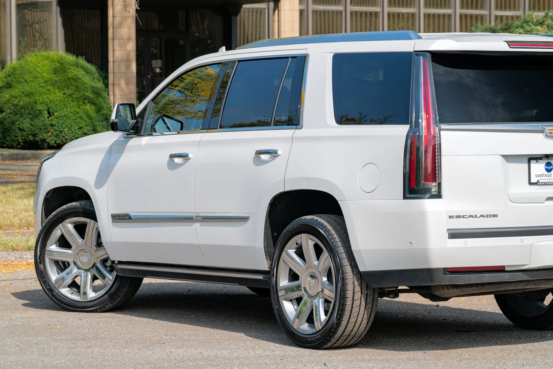 2017 Cadillac Escalade 4th Gen - Image 24 of 31