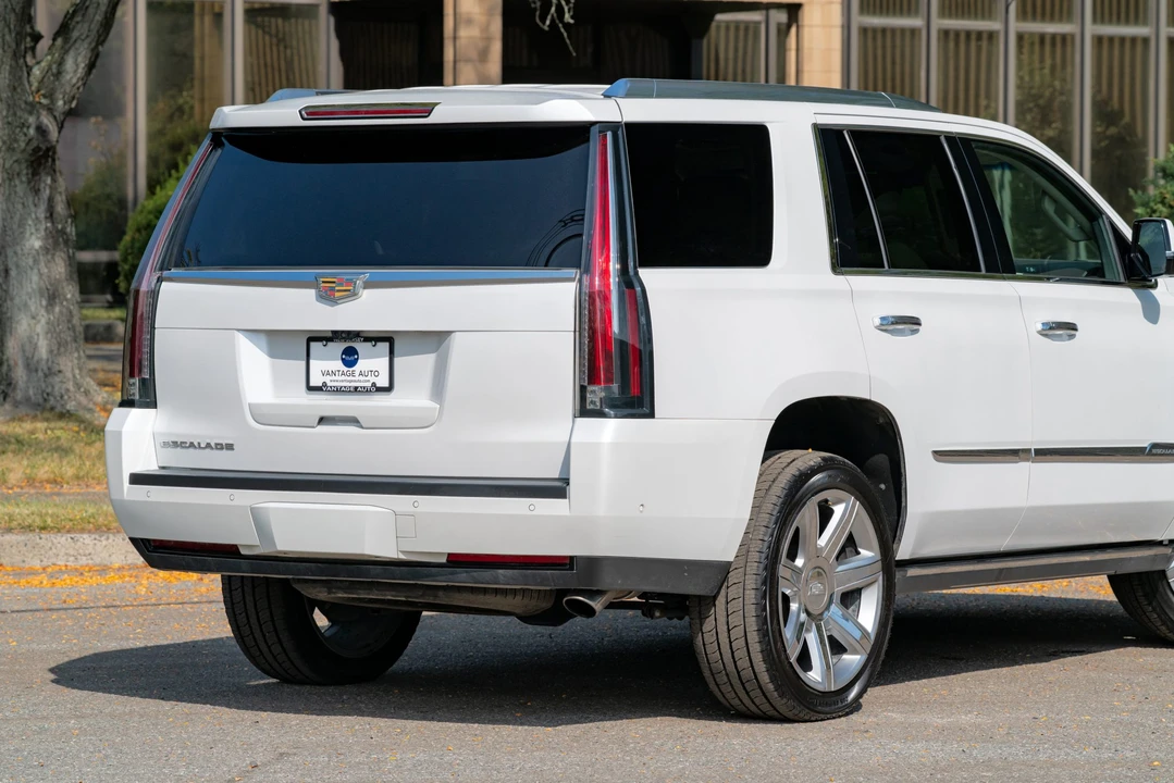 2017 Cadillac Escalade 4th Gen - Image 26 of 31