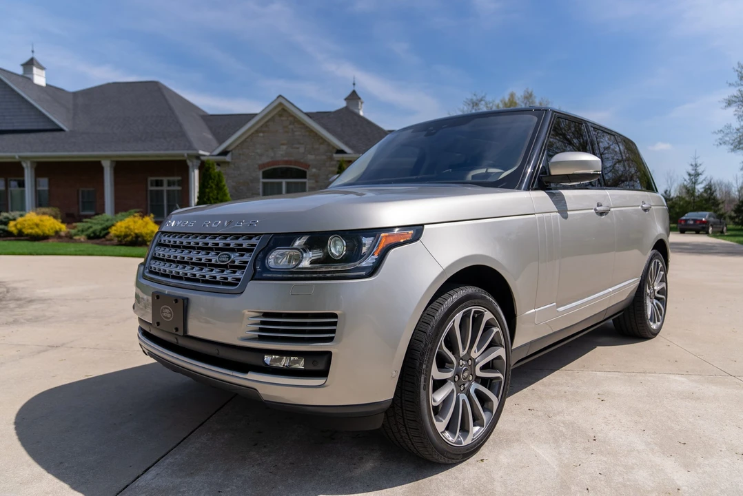 2017 Land Rover Range Rover L405 - Image 2 of 31