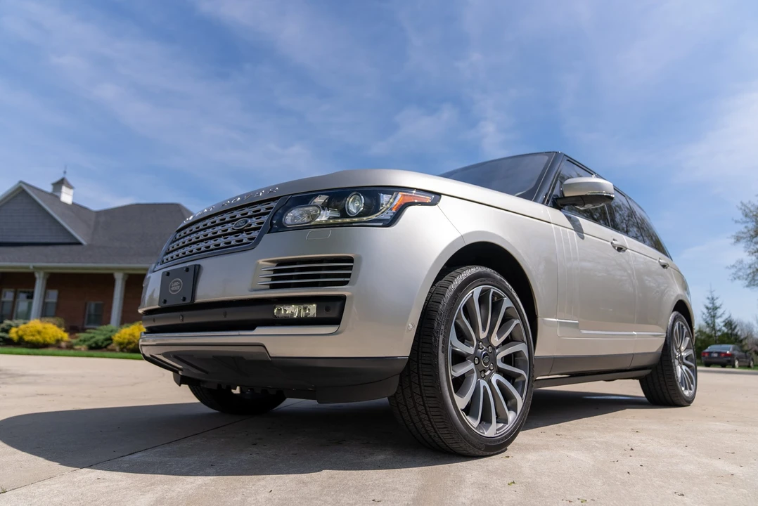 2017 Land Rover Range Rover L405 - Image 8 of 31