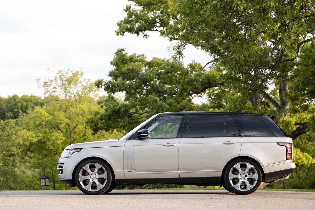 2017 Land Rover Range Rover L405 - Image 8 of 31