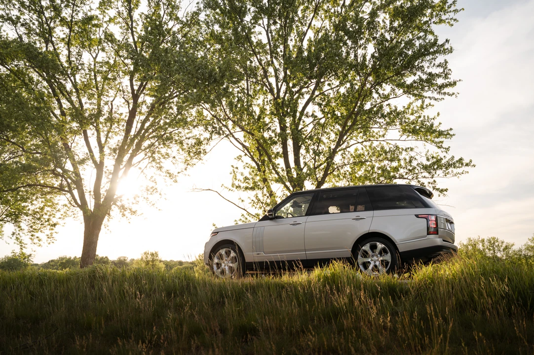 2017 Land Rover Range Rover L405 - Image 11 of 31