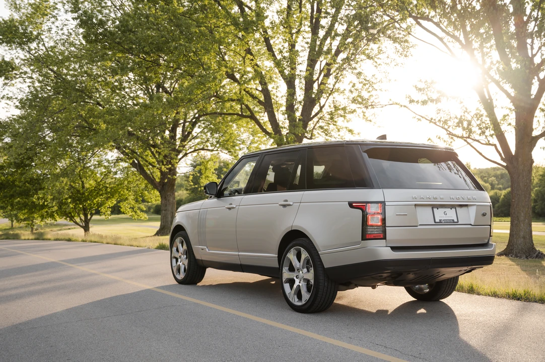 2017 Land Rover Range Rover L405 - Image 12 of 31