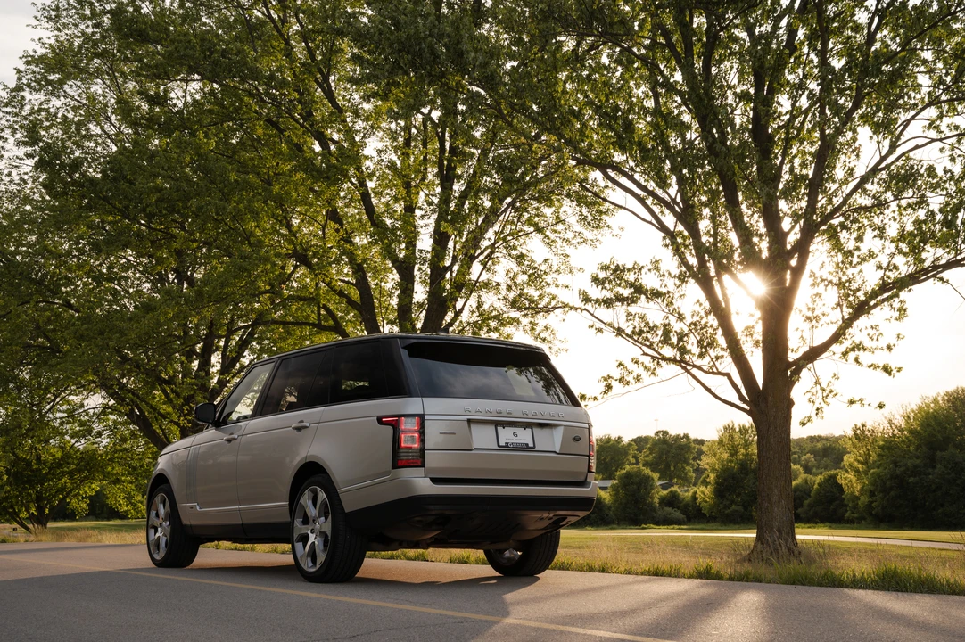 2017 Land Rover Range Rover L405 - Image 13 of 31
