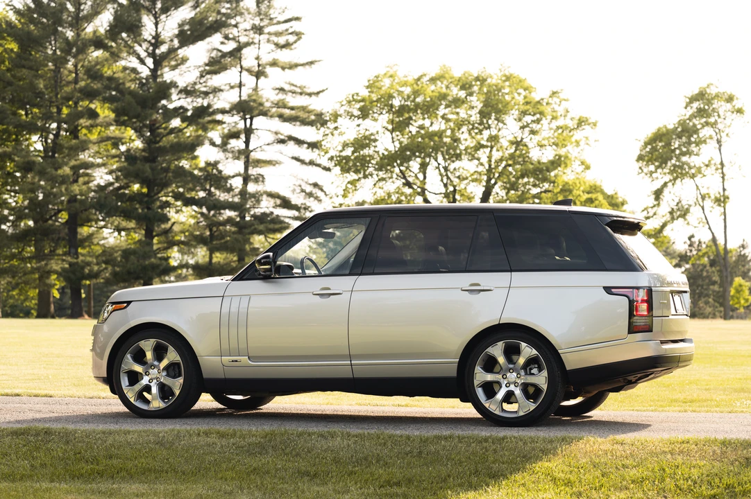 2017 Land Rover Range Rover L405 - Image 10 of 31