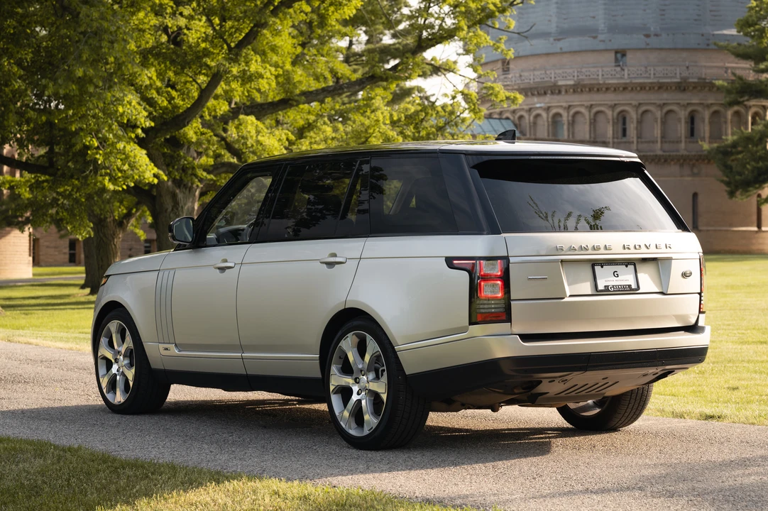 2017 Land Rover Range Rover L405 - Image 14 of 31