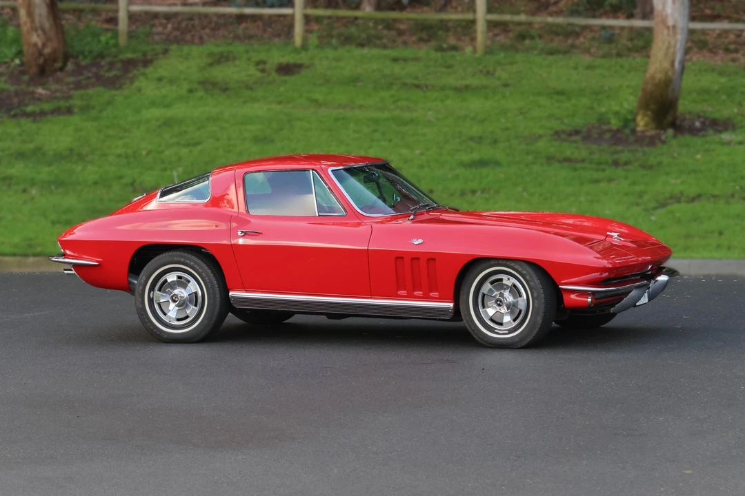 1966 Chevrolet Corvette C2 - Image 13 of 31