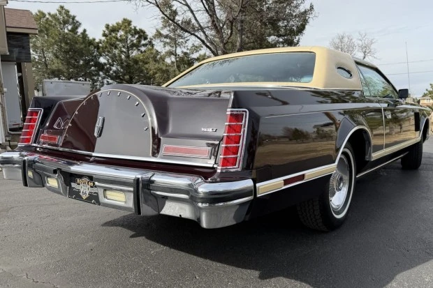 1978 Lincoln Continental Mark V - Image 2 of 8