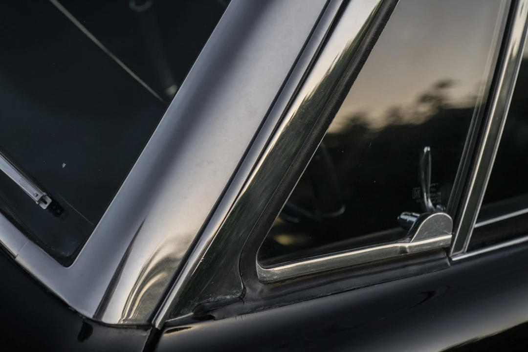 1963 Studebaker Avanti - Image 25 of 31