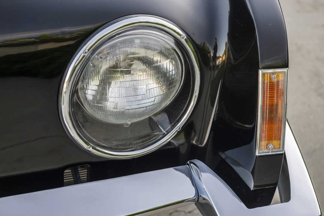 1963 Studebaker Avanti - Image 10 of 31