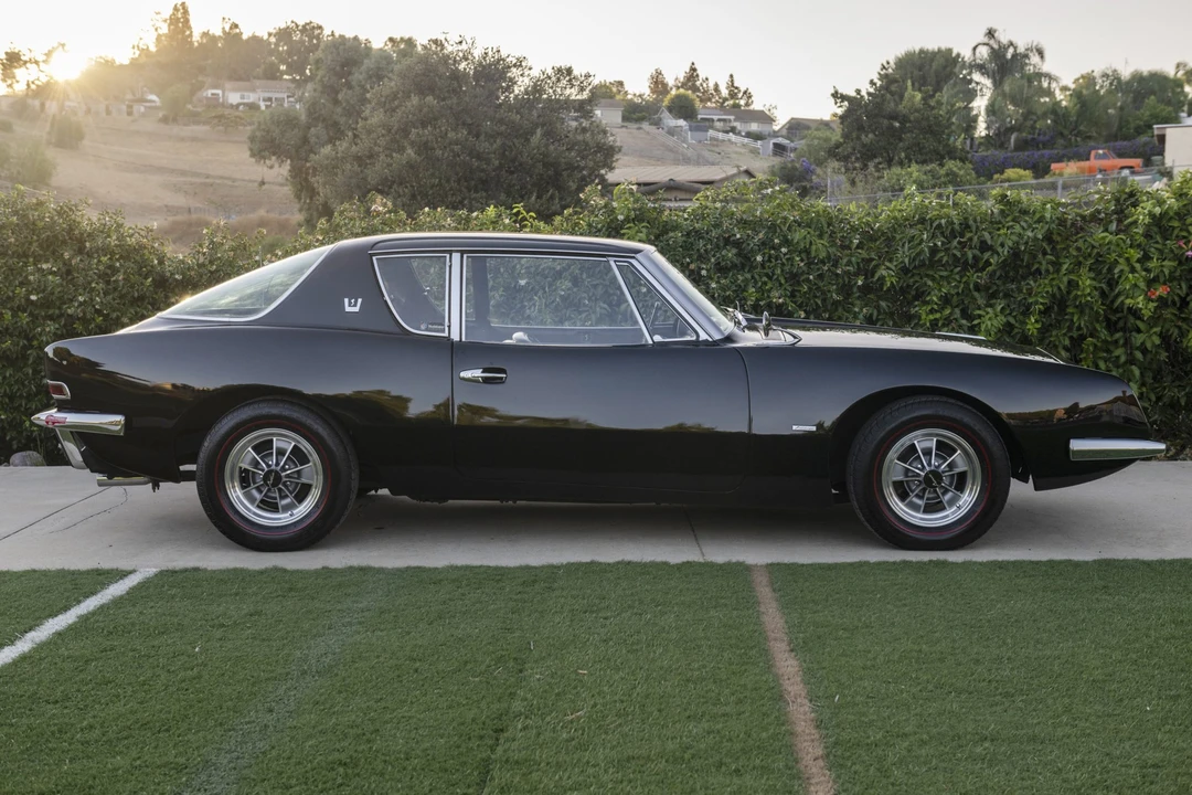 1963 Studebaker Avanti - Image 4 of 31