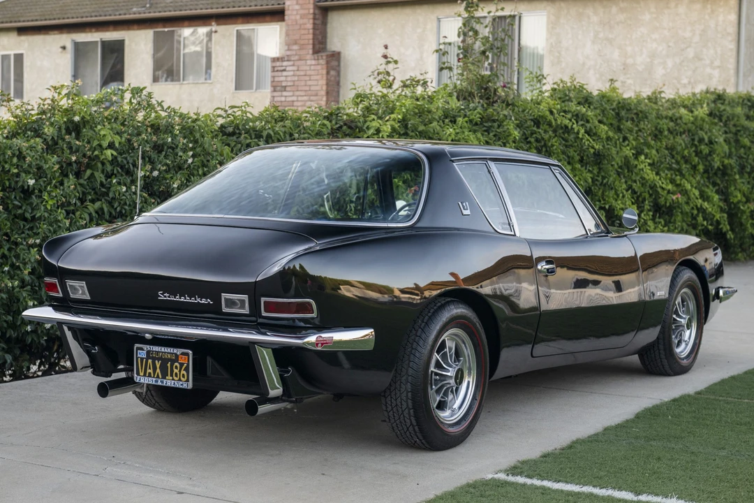 1963 Studebaker Avanti - Image 5 of 31