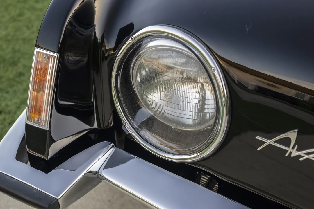 1963 Studebaker Avanti - Image 9 of 31