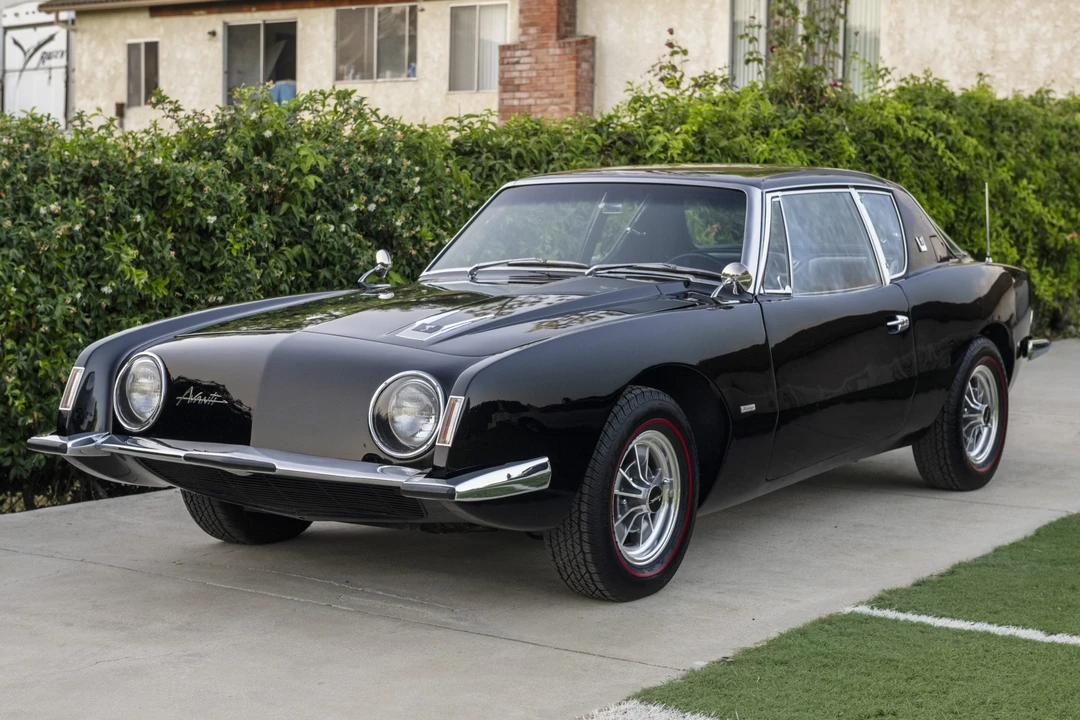 1963 Studebaker Avanti - Image 2 of 31