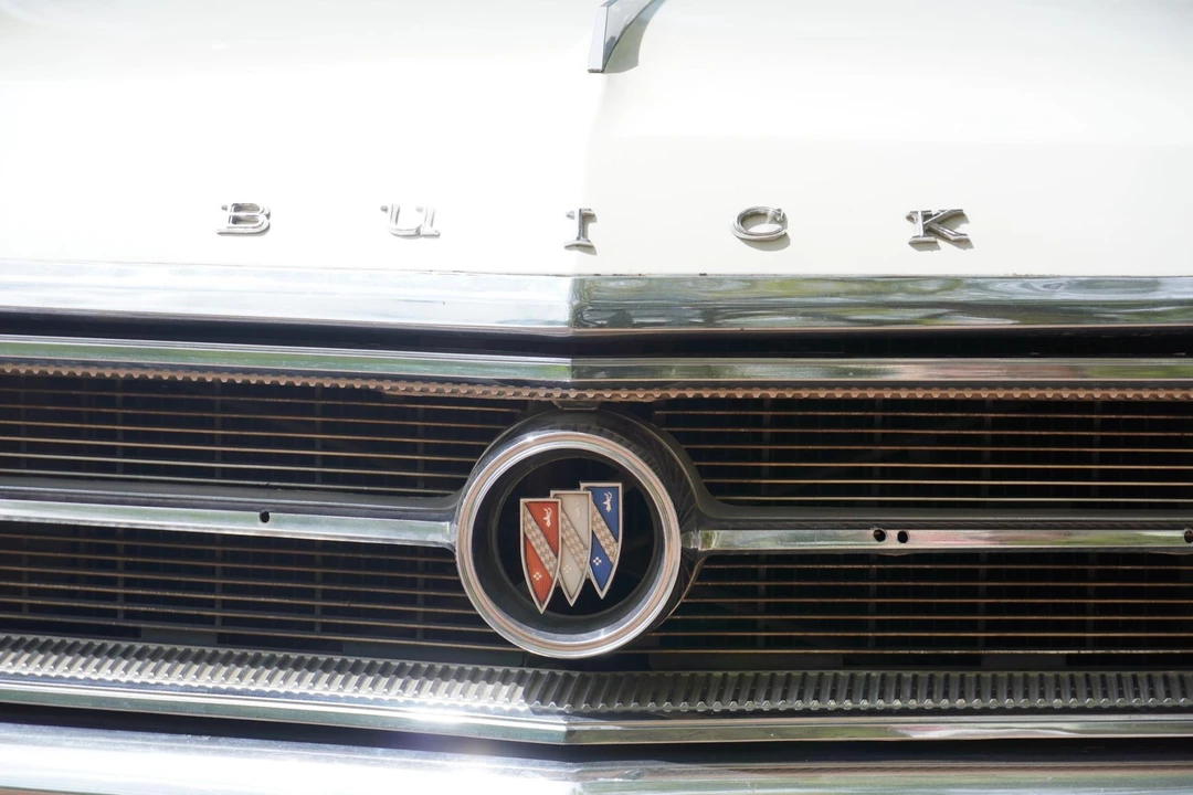 1964 Buick Wildcat - Image 16 of 31