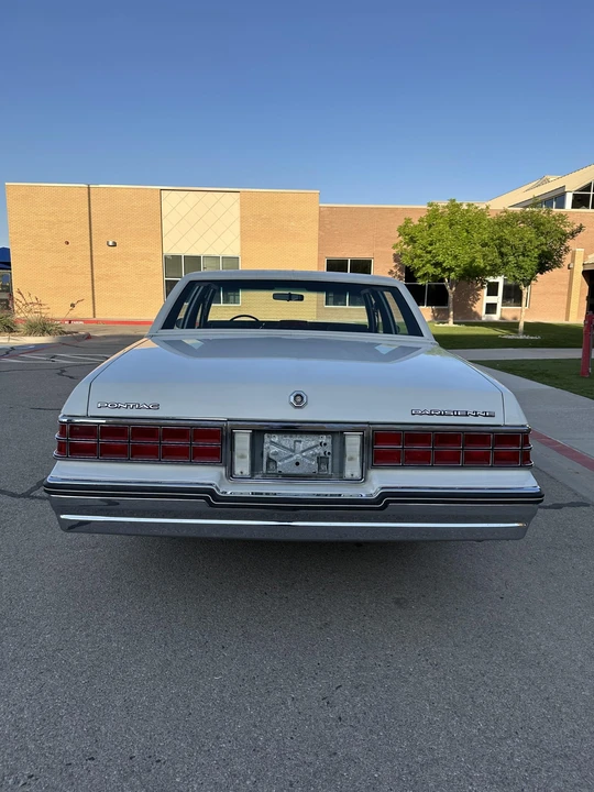 1986 Pontiac Parisienne - Image 8 of 31