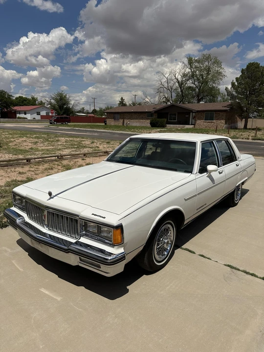 1986 Pontiac Parisienne - Image 5 of 31