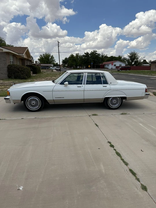 1986 Pontiac Parisienne - Image 6 of 31