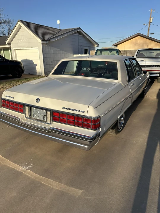 1986 Pontiac Parisienne - Image 9 of 31