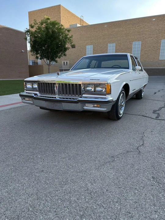 1986 Pontiac Parisienne - Image 2 of 31