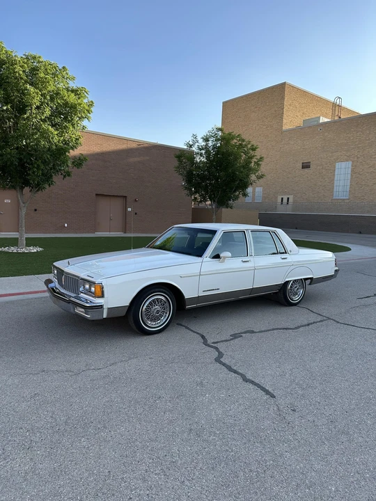 1986 Pontiac Parisienne - Image 3 of 31