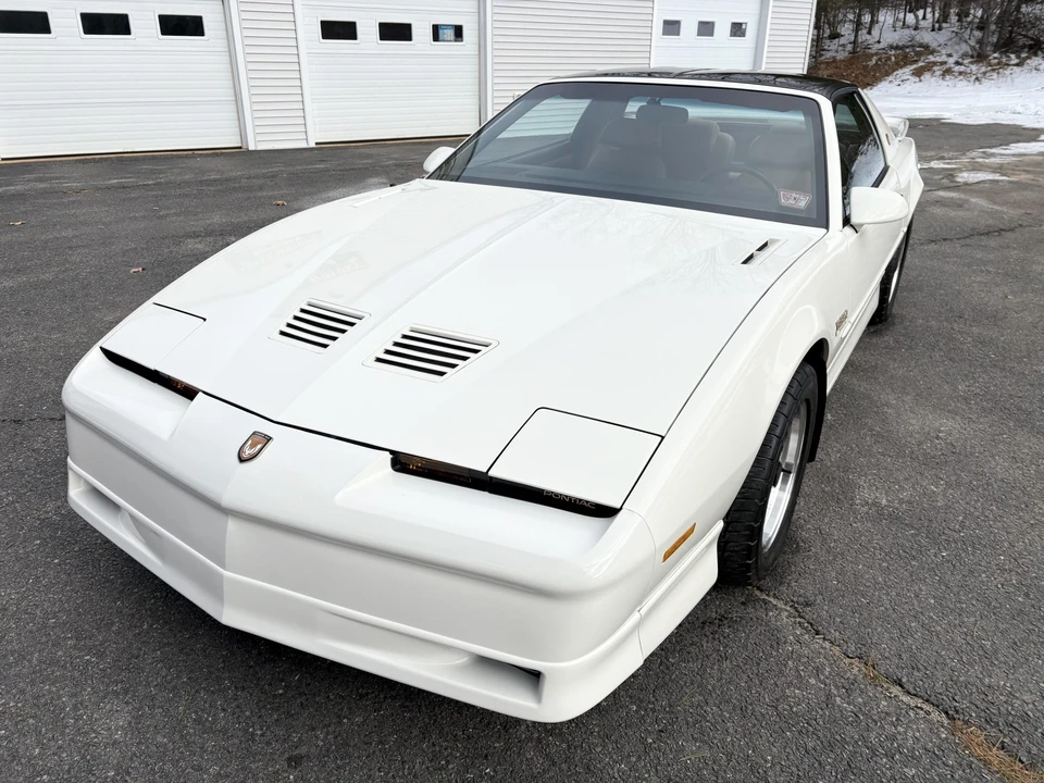 1989 Pontiac Firebird Trans Am 3rd Gen - Image 5 of 31