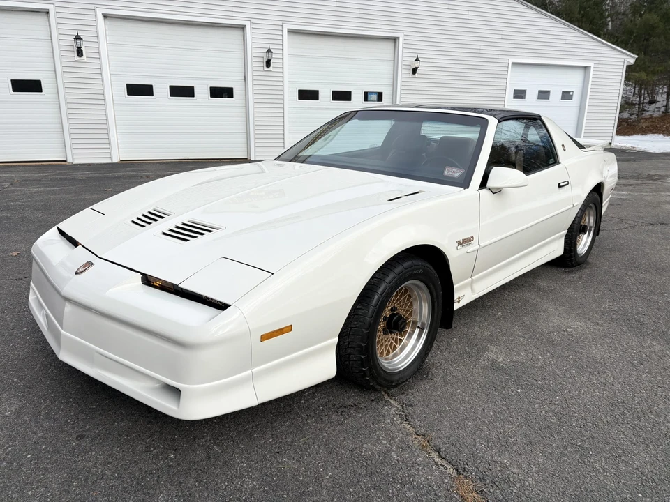 1989 Pontiac Firebird Trans Am 3rd Gen - Image 4 of 31