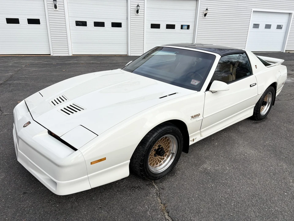 1989 Pontiac Firebird Trans Am 3rd Gen - Image 3 of 31