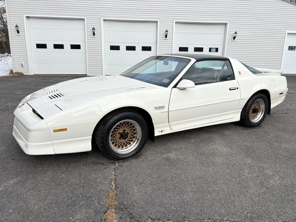 1989 Pontiac Firebird Trans Am 3rd Gen - Image 28 of 31