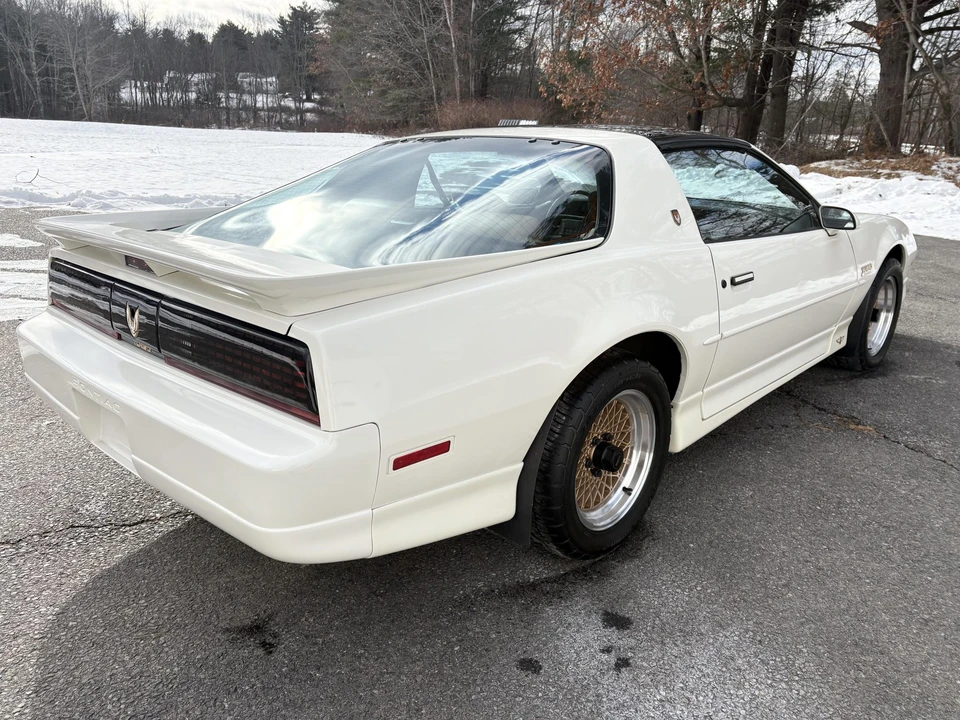 1989 Pontiac Firebird Trans Am 3rd Gen - Image 18 of 31