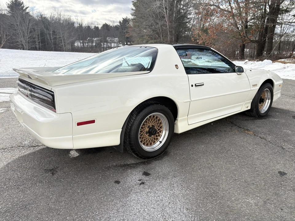 1989 Pontiac Firebird Trans Am 3rd Gen - Image 16 of 31