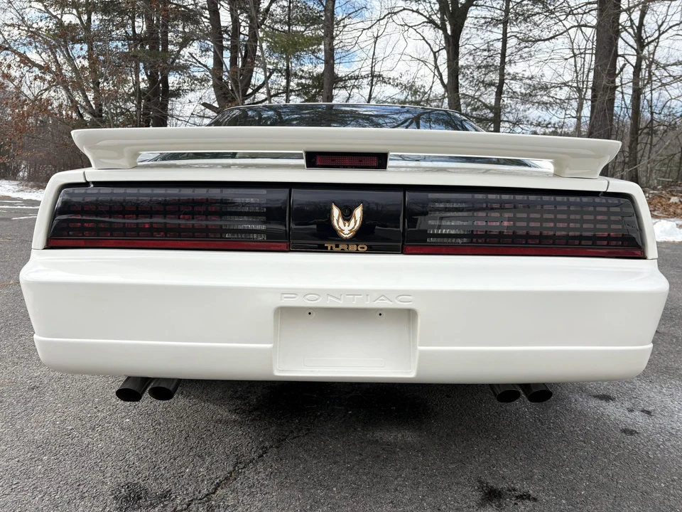 1989 Pontiac Firebird Trans Am 3rd Gen - Image 21 of 31